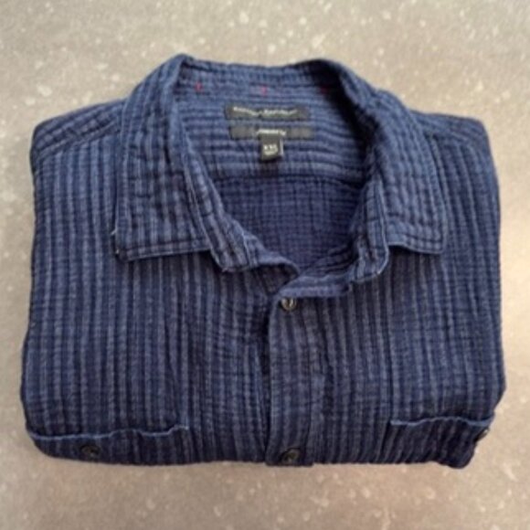 Banana Republic Navy Textured Button-Up Shirt - Size XXL - Picture 2 of 7